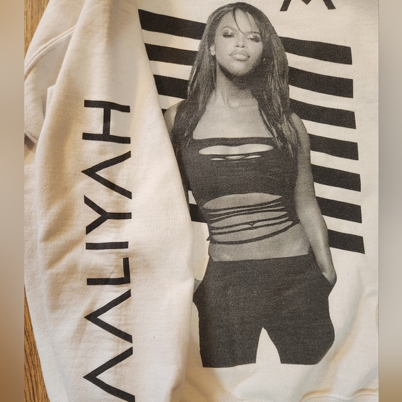 Aaliyah x FRCHS Los Angeles White Sweater Sweatshirt Pullover Crew Neck Size S - Picture 2 of 6